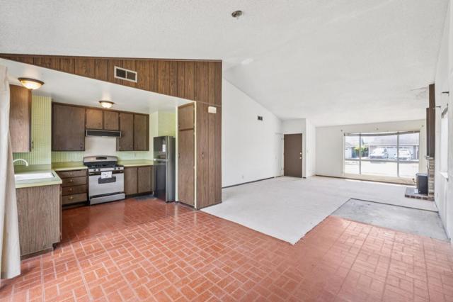 200 Bridgeport Drive, Half Moon Bay CA: https://media.crmls.org/mediaz/8ffb9e8b-74a0-4b8c-96cf-24ea1cdf53cc.jpg