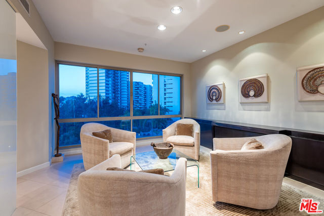 10490 Wilshire Boulevard, Los Angeles CA: https://media.crmls.org/mediaz/8ffc3ab4-6663-4121-aa4c-82de60699322.jpg