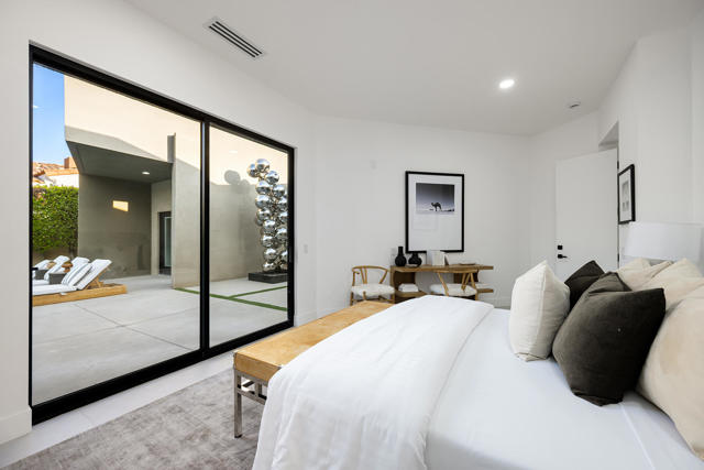 137 Kiva Drive Drive, Palm Desert CA: https://media.crmls.org/mediaz/8ffd6430-09c9-4385-a4ca-d0441632b911.jpg