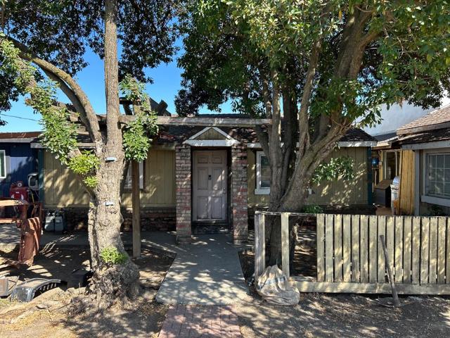 2160 Pacheco Pass Highway, Gilroy CA: https://media.crmls.org/mediaz/8ffe03d9-9cc7-4555-9bb1-e2191f9d93de.jpg