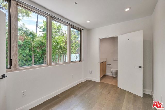 1249 N Formosa Avenue, West Hollywood CA: https://media.crmls.org/mediaz/8ffe23c1-9525-447d-8448-3b9802b1ca96.jpg