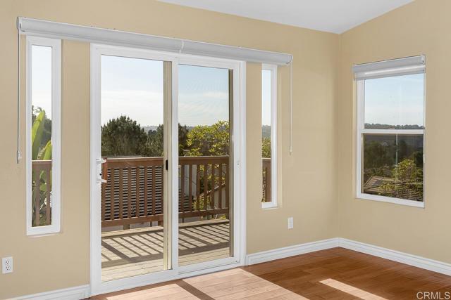 Detail Gallery Image 14 of 28 For 4175 Misty Ridge, San Diego,  CA 92130 - 4 Beds | 2/1 Baths