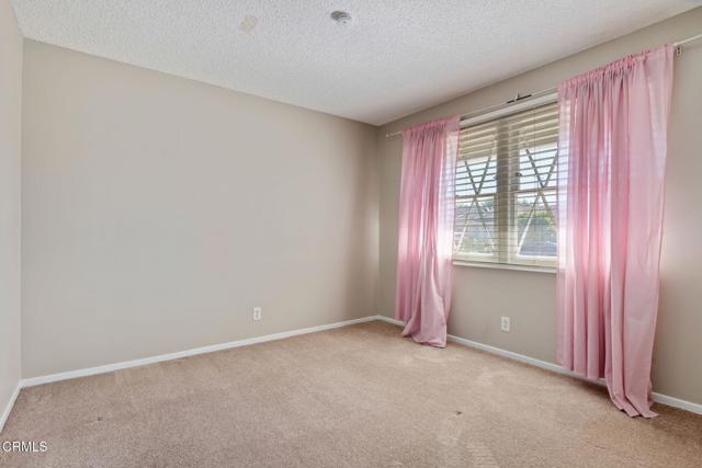 297 S Crocker Avenue, Ventura CA: https://media.crmls.org/mediaz/8fffb488-697b-41fb-8ed7-5ee8979b72ae.jpg