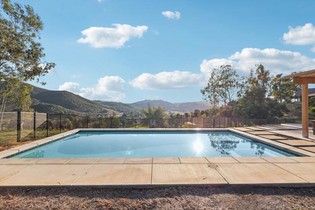 26086 Bear Valley Heights Road, Escondido CA: https://media.crmls.org/mediaz/8ffff12f-a5db-4595-ad3e-b3d958eb39b8.jpg