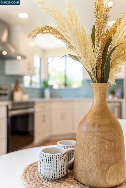 2128 Presidio Ct, Danville CA: https://media.crmls.org/mediaz/9000789a-995e-4d9e-803b-0490166b20ec.jpg