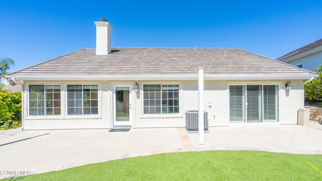 2210 Rutland Place, Thousand Oaks CA: https://media.crmls.org/mediaz/90009296-5324-4fdc-8a61-8235442e31e4.jpg