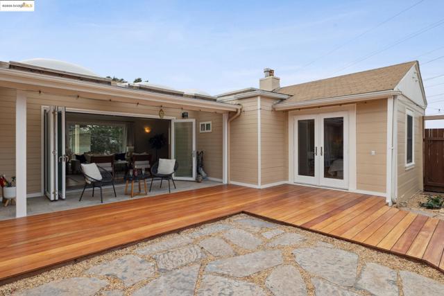 1034 Navellier St, El Cerrito CA: https://media.crmls.org/mediaz/9000e1f8-c030-4a82-ad76-5ab8345c49ee.jpg