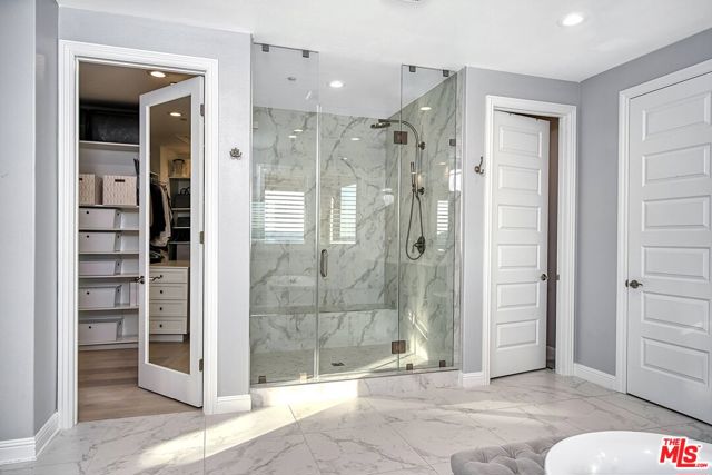 20326 W Liverpool Way, Porter Ranch CA: https://media.crmls.org/mediaz/900151a6-deb2-4ef2-bbee-79d1a418377f.jpg