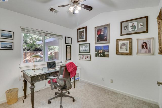 3948 Inverness, Livermore CA: https://media.crmls.org/mediaz/90019bcf-4448-4a58-ae83-9a6dec20b1bc.jpg