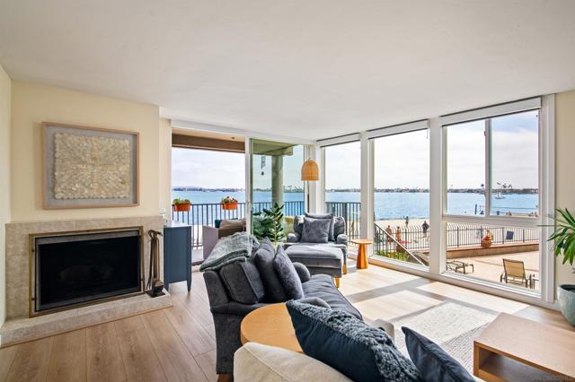 1221 Parker Pl, San Diego CA: https://media.crmls.org/mediaz/9001b1a0-c762-41fa-83fe-887814870974.jpg