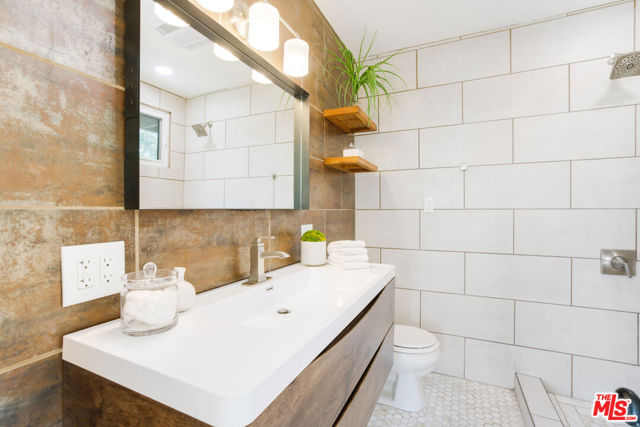 1311 Braeridge Drive, Beverly Hills CA: https://media.crmls.org/mediaz/90020fc2-d841-4e52-b181-447cb47f78dc.jpg