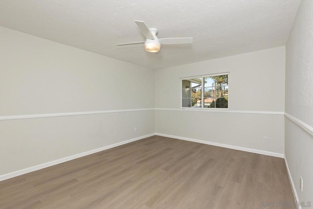 MLS #250043037SD image #33