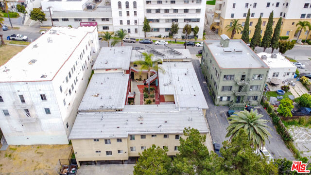627 Coronado Terrace, Los Angeles CA: https://media.crmls.org/mediaz/900269dc-5964-4b7c-a499-1b0dbfa26fd4.jpg