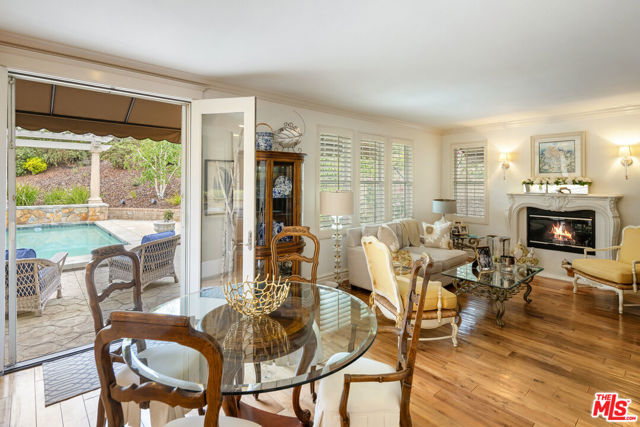 26841 Greenleaf Court, Valencia CA: https://media.crmls.org/mediaz/900399c2-9120-4548-a111-f5771cc3936a.jpg