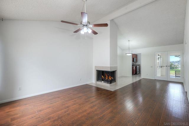 14745 Caminito Orense Este, San Diego CA: https://media.crmls.org/mediaz/900438ad-6440-4f55-8100-0c62ef03a2bd.jpg