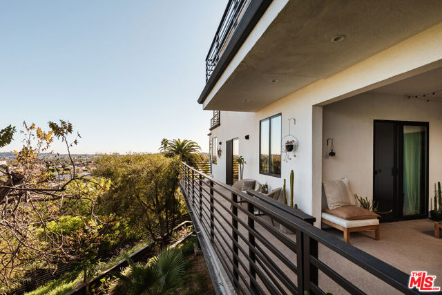 Image 28 of 38 For 4052 Jennings Drive