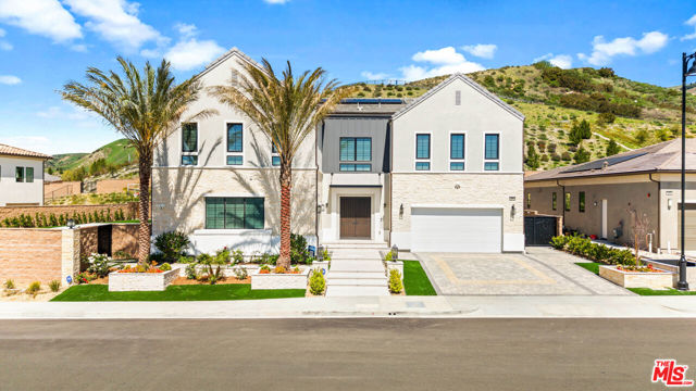 12553 N Ridgeline Road, Porter Ranch CA: https://media.crmls.org/mediaz/90050a72-058b-4d77-a283-50e388c4c9be.jpg