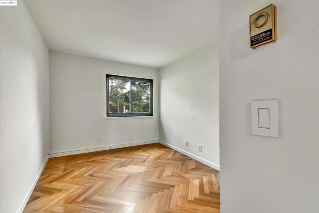 805 Red Leaf Court, San Francisco CA: https://media.crmls.org/mediaz/9005511b-3c4a-4968-8b8f-1351406fcb7f.jpg