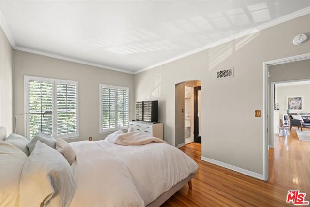 80 S Grand Avenue, Pasadena CA: https://media.crmls.org/mediaz/90056617-2d97-48e1-b617-88025ba1303e.jpg