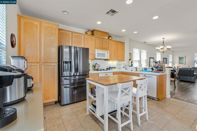 5349 EAGLE COURT, Richmond CA: https://media.crmls.org/mediaz/90072f47-38e1-43da-88e2-1c7a6343fcc5.jpg
