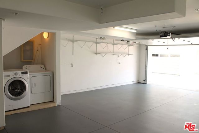 1202 Tennyson Street, Manhattan Beach CA: https://media.crmls.org/mediaz/90076088-5b3a-47da-977a-eabfc91fdfb6.jpg