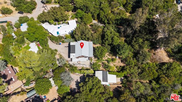 1527 Bainum Drive, Topanga CA: https://media.crmls.org/mediaz/90077f63-51e0-4773-bcd6-72cb9097daa0.jpg