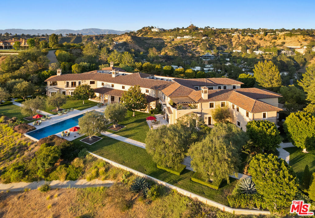 10 Beverly Ridge Terrace — Mediterranean