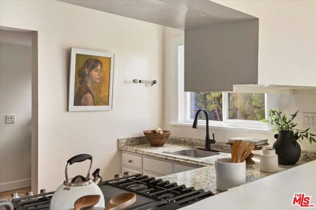621 Isabel Street, Los Angeles CA: https://media.crmls.org/mediaz/9007ca75-4acb-46c0-af16-1bf9bca11935.jpg