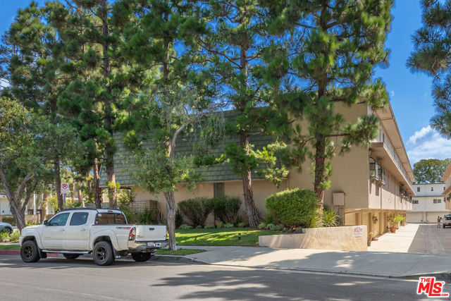 4751 La Villa Marina, A photo 1