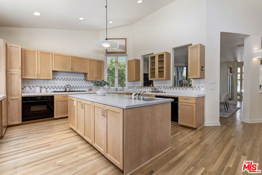 MLS #25553523 image #21