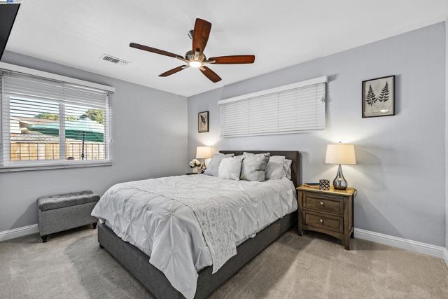 Image 23 of 38 For 36304 Magellan Dr