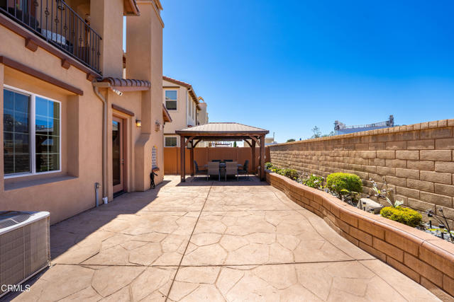 1521 Thorpe Trail, Oxnard CA: https://media.crmls.org/mediaz/9008bba7-13b5-4335-bcc1-af25ada1a6b9.jpg