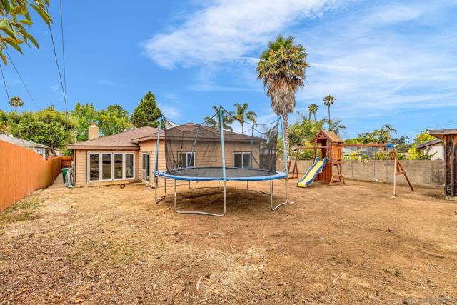 3872 Coronado Ave, San Diego CA: https://media.crmls.org/mediaz/9008f392-1394-4f4d-bbee-95fd8fda867e.jpg