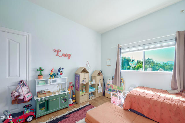 2207 Terra Bella Lane, Camarillo CA: https://media.crmls.org/mediaz/9009a763-e09b-4d1d-af9f-7e9a0493d68c.jpg