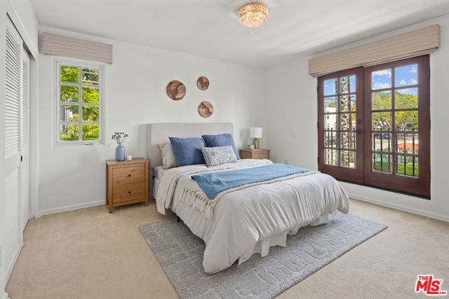 1100 21st Street, Santa Monica CA: https://media.crmls.org/mediaz/9009baad-3949-4ad7-9574-9f771e58a06c.jpg