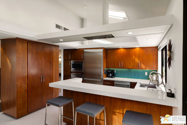 555 W Arenas Road #6, Palm Springs, CA 92262