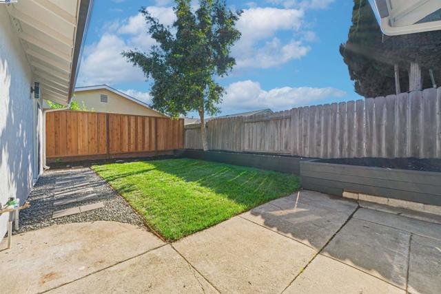 3790 Ruskin Pl, Fremont CA: https://media.crmls.org/mediaz/900a3998-4c98-4c3f-9e1b-b0bf2d0b177b.jpg