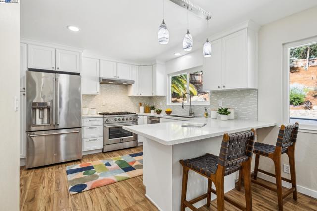 441 FOX HILLS COURT, Oakland CA: https://media.crmls.org/mediaz/900a5d70-ba58-4542-99f6-f38b90705706.jpg