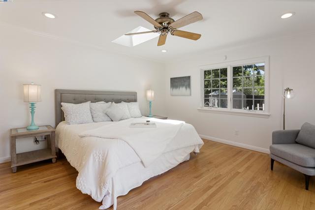 3252 Woodview Dr, Lafayette CA: https://media.crmls.org/mediaz/900ae710-a714-4463-a508-a3039b575c50.jpg