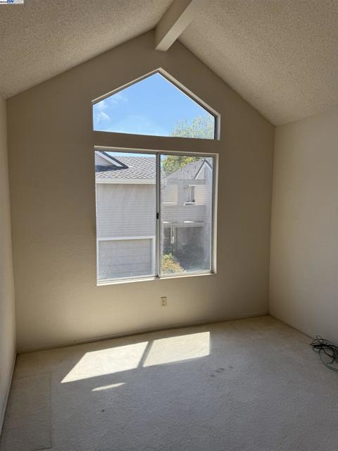 132 Crosswind Court, Hercules CA: https://media.crmls.org/mediaz/900af1bc-3834-4785-b540-2362728290ab.jpg