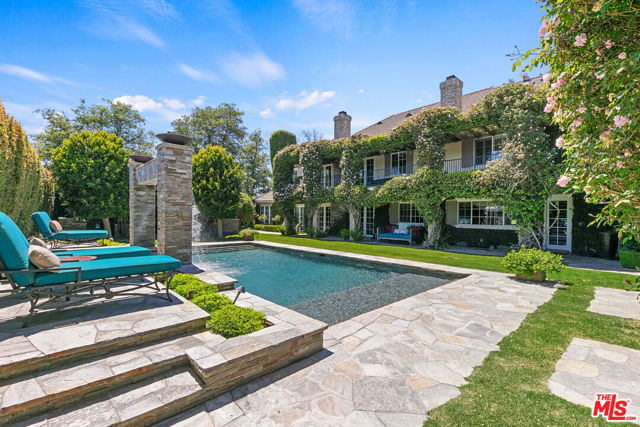 13418 Nightsky Drive, Camarillo CA: https://media.crmls.org/mediaz/900b0531-7e9f-43d3-8542-7474caf748e5.jpg