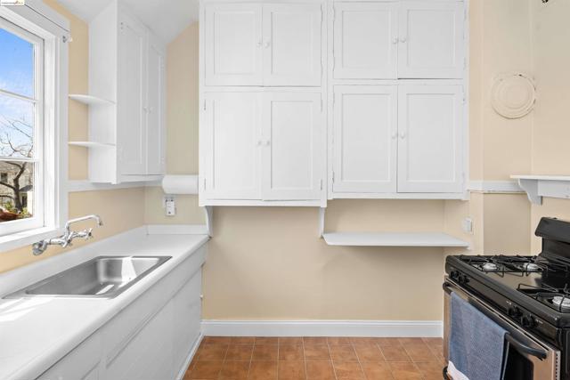 Image 4 of 23 For 2366 Cedar St  3