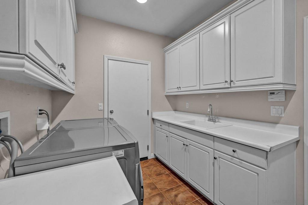 2124 Pamplona Ct - photo 15