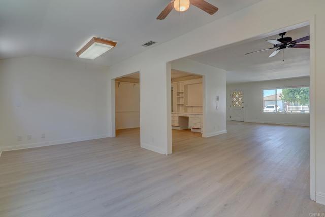1161 W Westmont Ave, Hemet CA: https://media.crmls.org/mediaz/900baf8b-3aa9-4925-acde-a3588501bb35.jpg