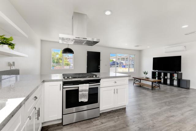 Detail Gallery Image 3 of 25 For 611 San Juhn St, Spring Valley,  CA 91977 - 4 Beds | 2 Baths