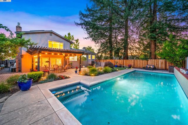 868 Madeira Dr, Pleasanton CA: https://media.crmls.org/mediaz/900db702-d277-41be-9993-648bbde26327.jpg