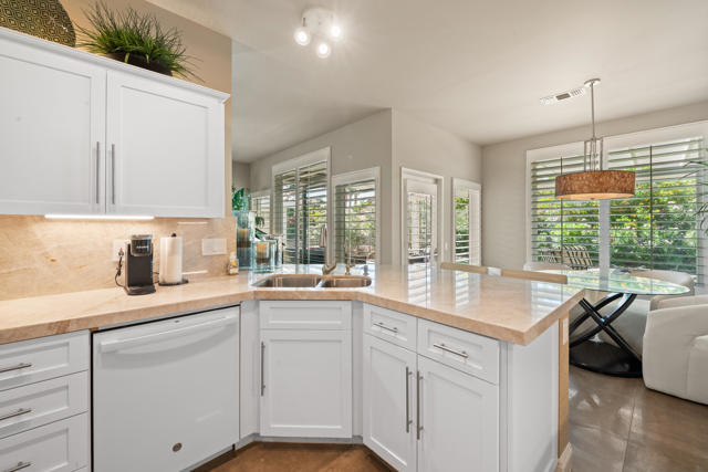 78391 Desert Willow Drive, Palm Desert CA: https://media.crmls.org/mediaz/900db8b8-2680-4148-9ba3-98732b526427.jpg