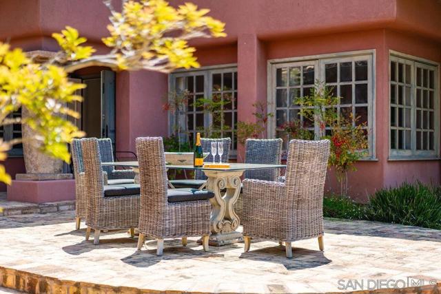 17116 Paseo Hermosa, Rancho Santa Fe CA: https://media.crmls.org/mediaz/900e8427-28a2-42fc-97e2-0bc71e832259.jpg