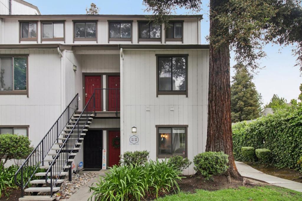 1896 Tradan Drive