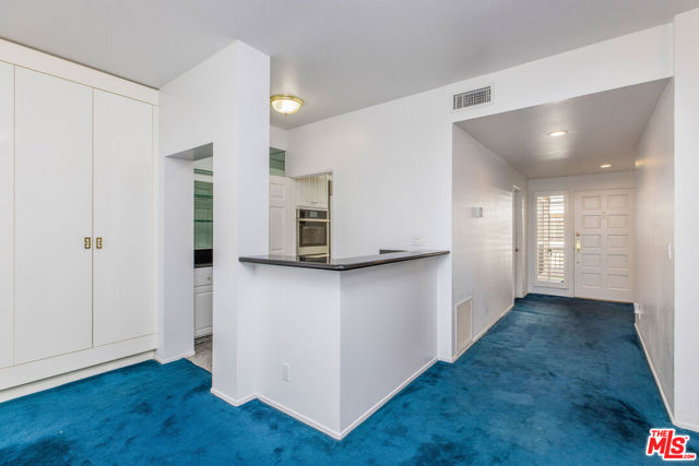 4342 Redwood Avenue, C307 photo 7